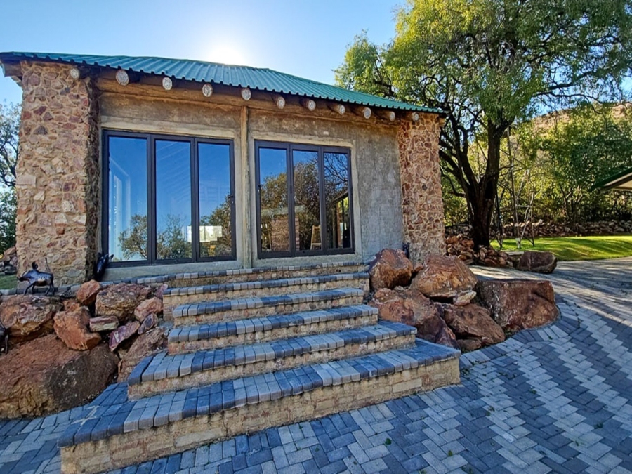 6 Bedroom Property for Sale in Parys Free State